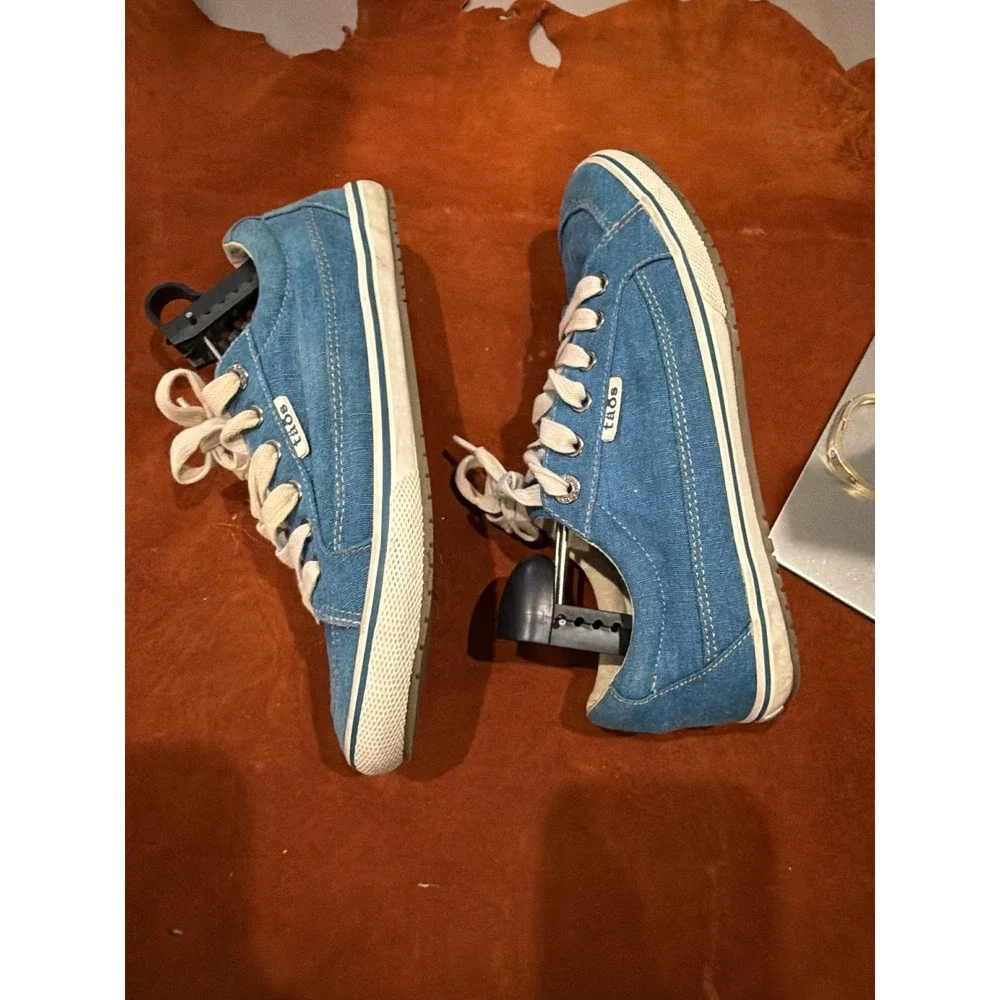 Taos Star Blue Canvas Denim Lace Up Sneakers Curves & Pods‎ Footbed Casual Shoes